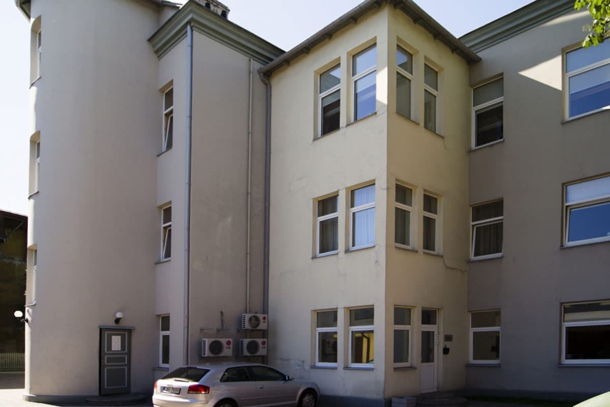 Biroja ēka Kr. Barona ielā 11 - 2